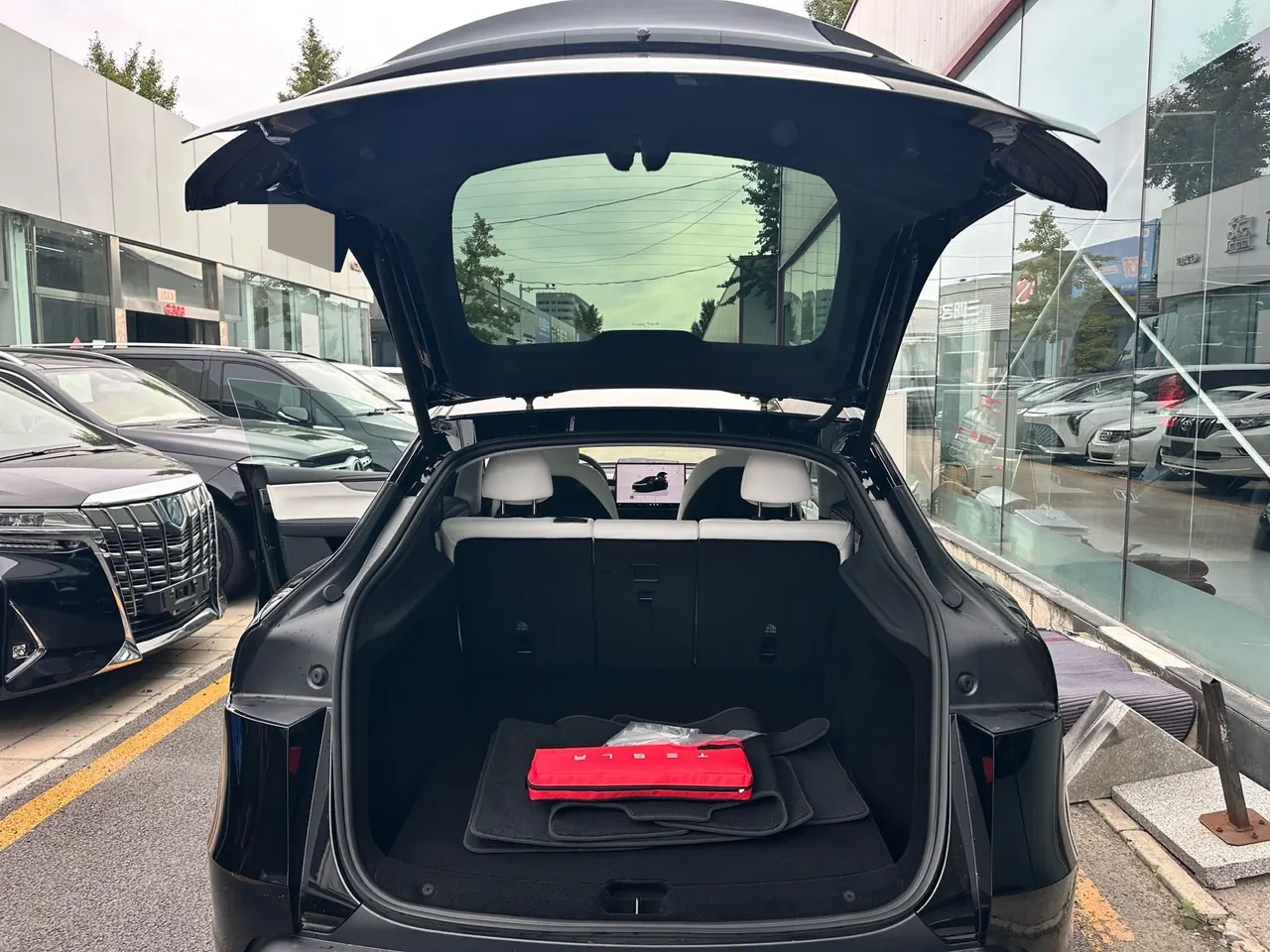 Tesla 2025 Model Y Rear Wheel Drive First Edition Automatic Transmission 8
