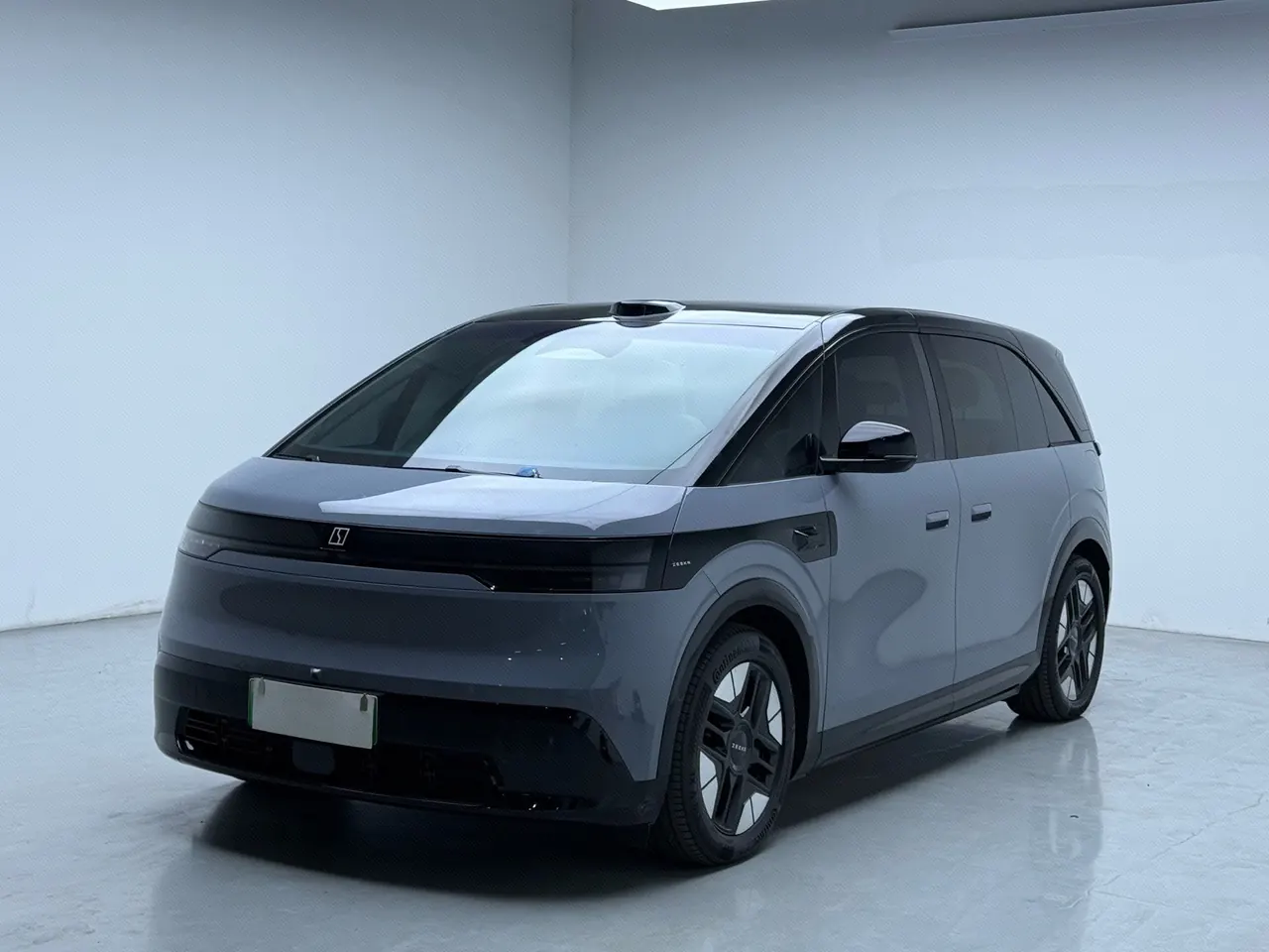 Zeekr 2025 Zeekr MIX Smart Driving Edition Automatic Transmission - View 1