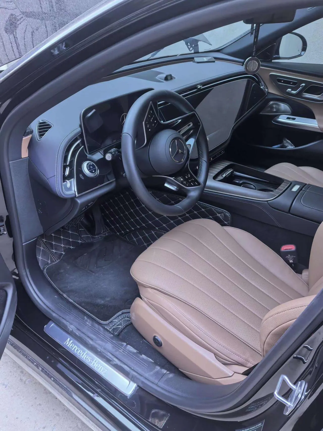 Mercedes Benz E Class 2025 E 300 L 48V 2.0T Luxury Automatic Gear 3