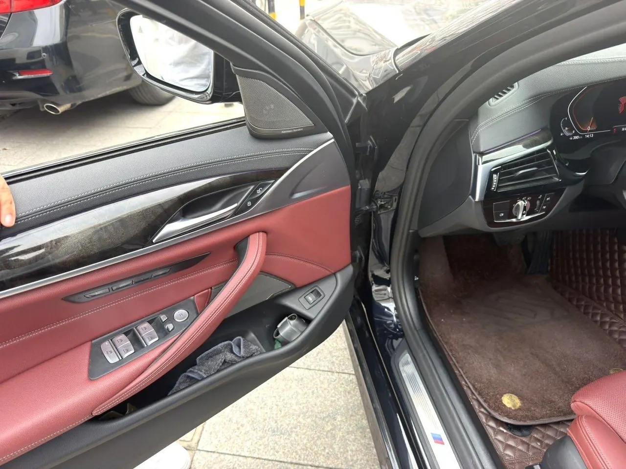 BMW 5 Series 2022 530Li 2.0T Exclusive M Sports Suit (Modified) Automatic Gear 7