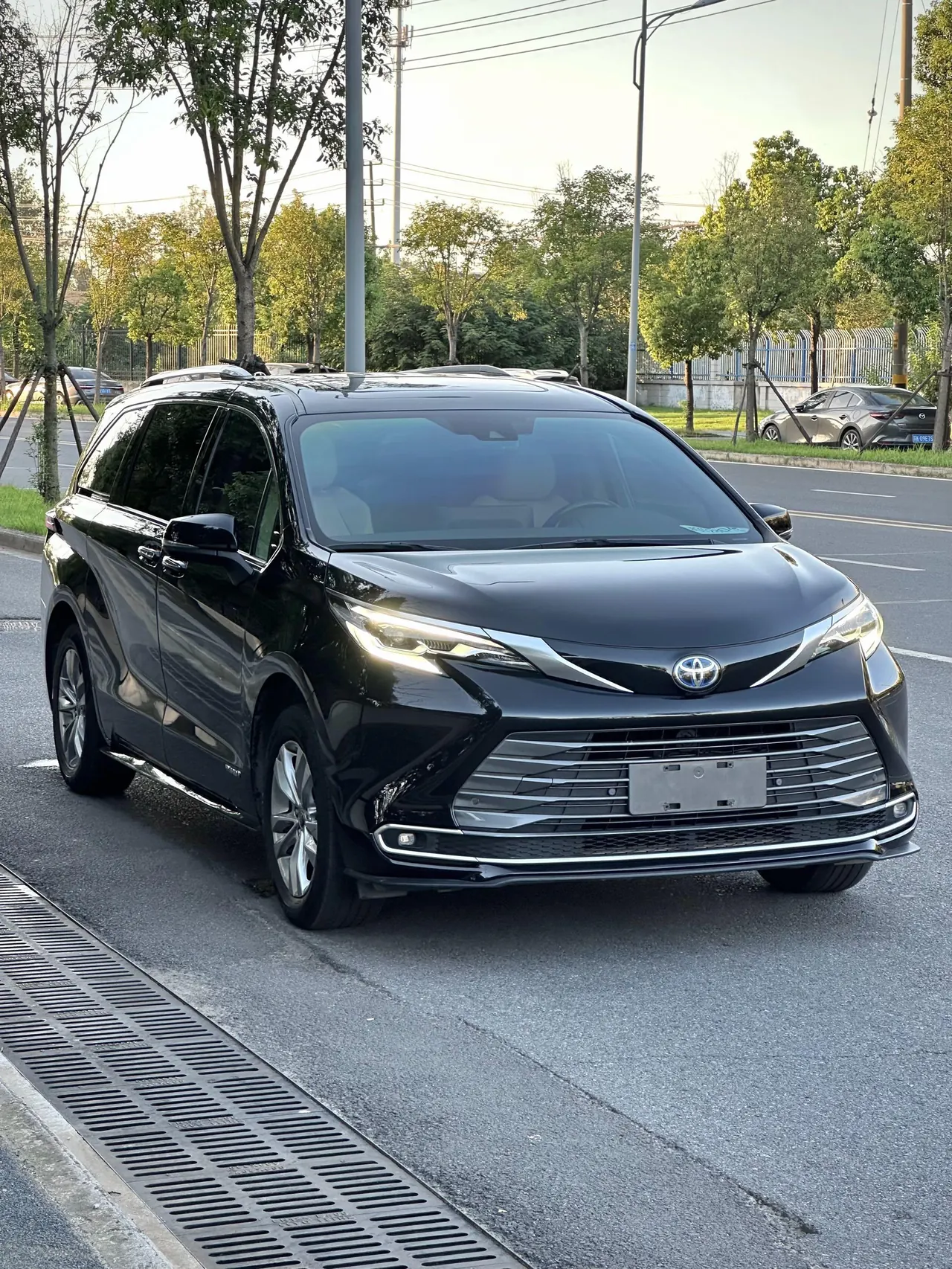 Toyota 2021 Sai 2.5 Stepless Premium Edition Automatic Gear 2