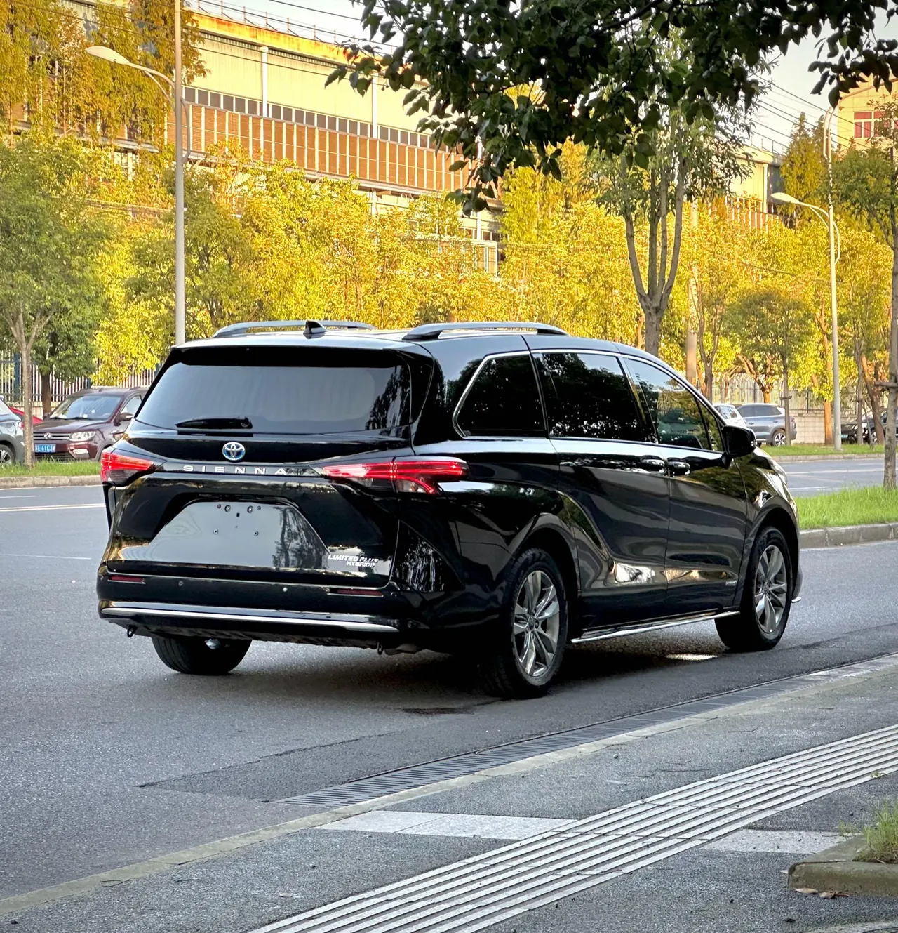 Toyota 2021 Sai 2.5 Stepless Premium Edition Automatic Gear 5