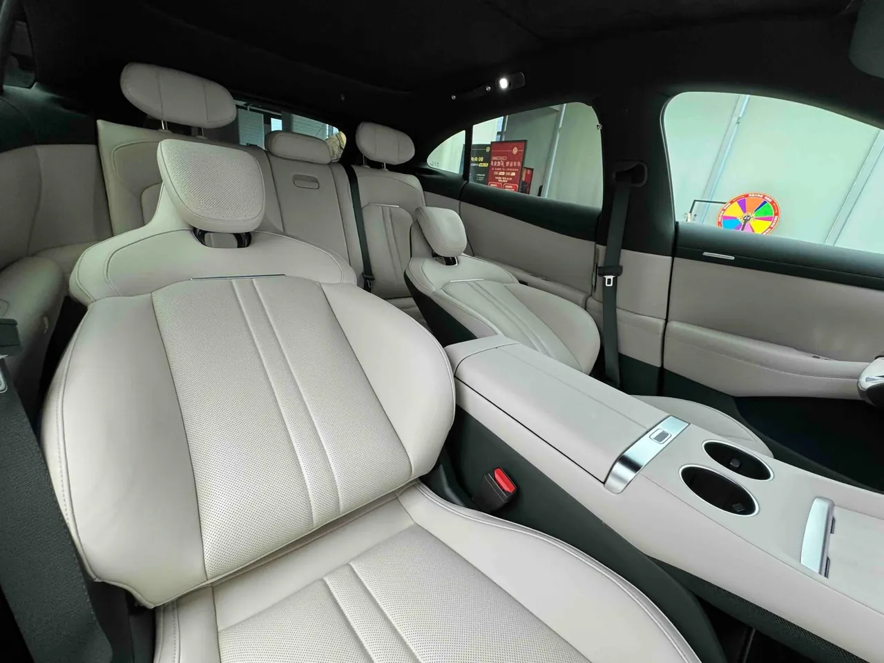 MI 2025 YU7 Long Endurance Four-wheel Drive Pro Edition Automatic Gear 11