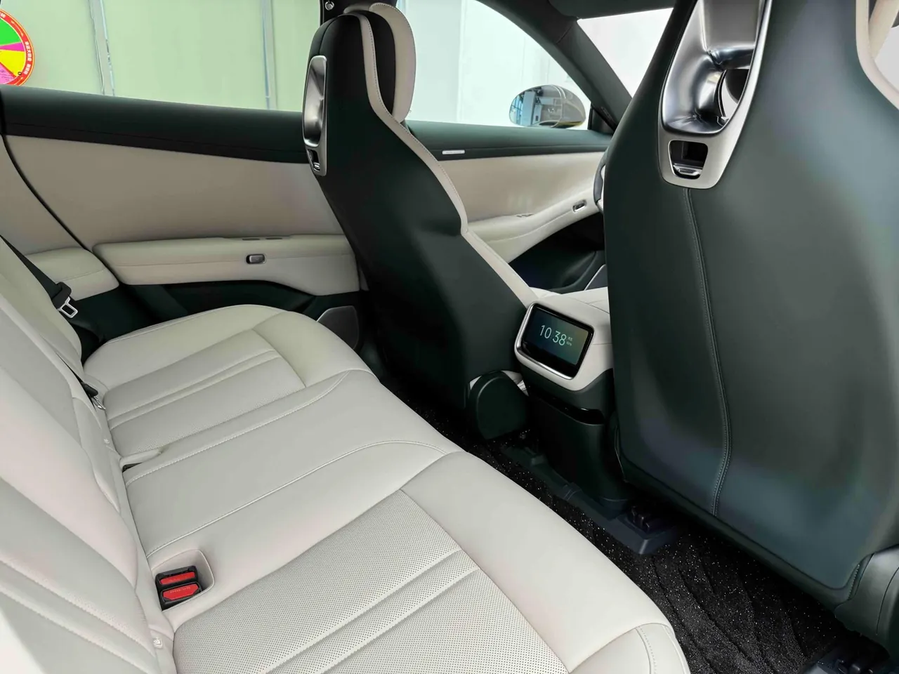 MI 2025 YU7 Long Endurance Four-wheel Drive Pro Edition Automatic Gear 9