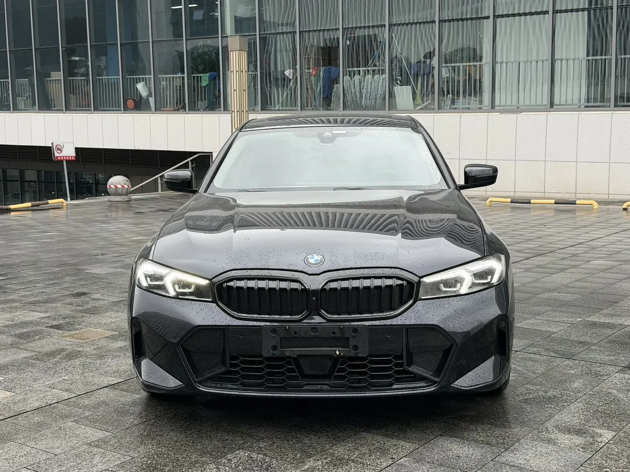 BMW 3 Series 2025 330Li 2.0T M Sports Obsidian Night Suit Automatic Gear 2