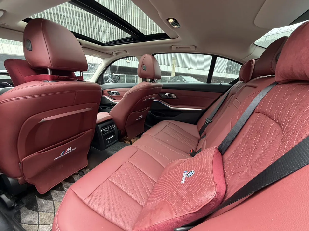 BMW 3 Series 2025 330Li 2.0T M Sports Obsidian Night Suit Automatic Gear 6