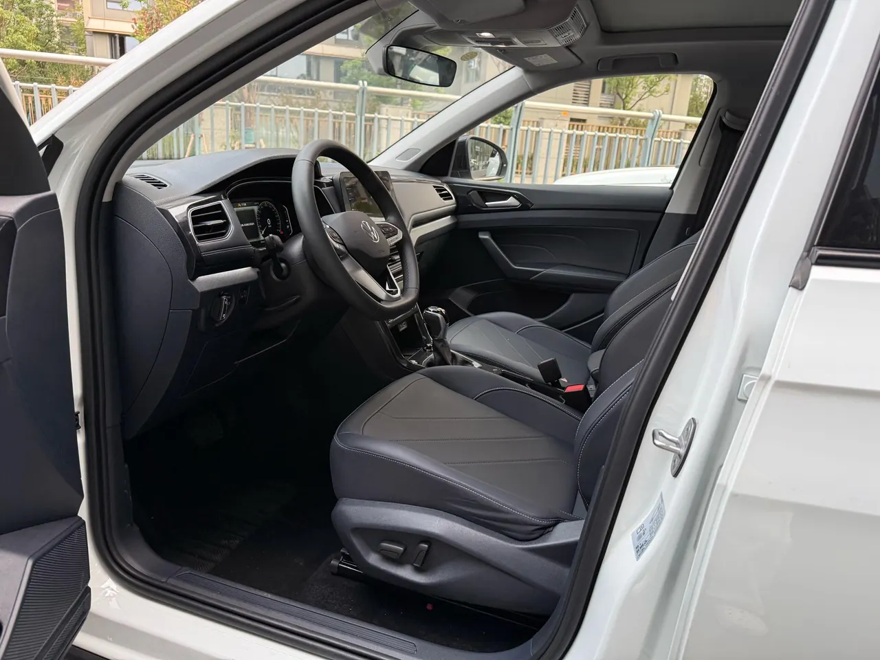 Volkswagen 2026 Tuyue Xinrui 1.5TSI 300TSI Sharp Enjoy Edition Automatic Gear 2