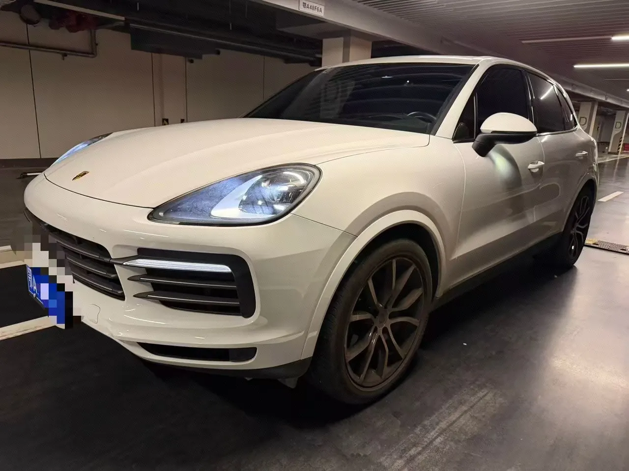 Porsche Cayenne (Imported) 2023 Cayenne 3.0T Platinum Edition Automatic Gear - View 1