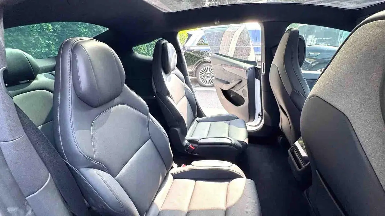 Tesla 2025 Model Y L Long Endurance All-Wheel Drive Automatic Transmission 3