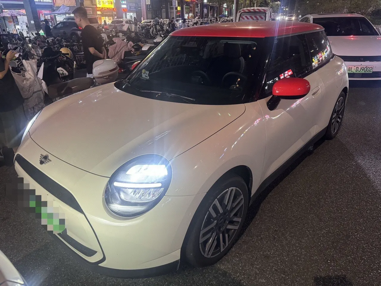 MINI 2025 Mini Cooper E 456km Cooper E Classic Automatic - View 1