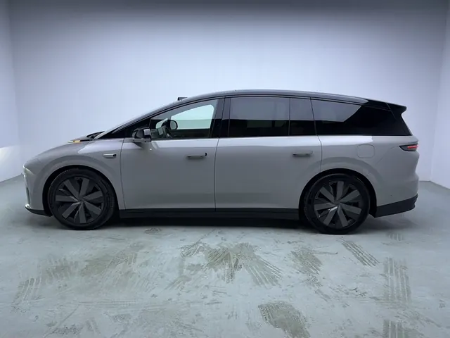 Li 2025 i8 Standard Edition Automatic Gear 7