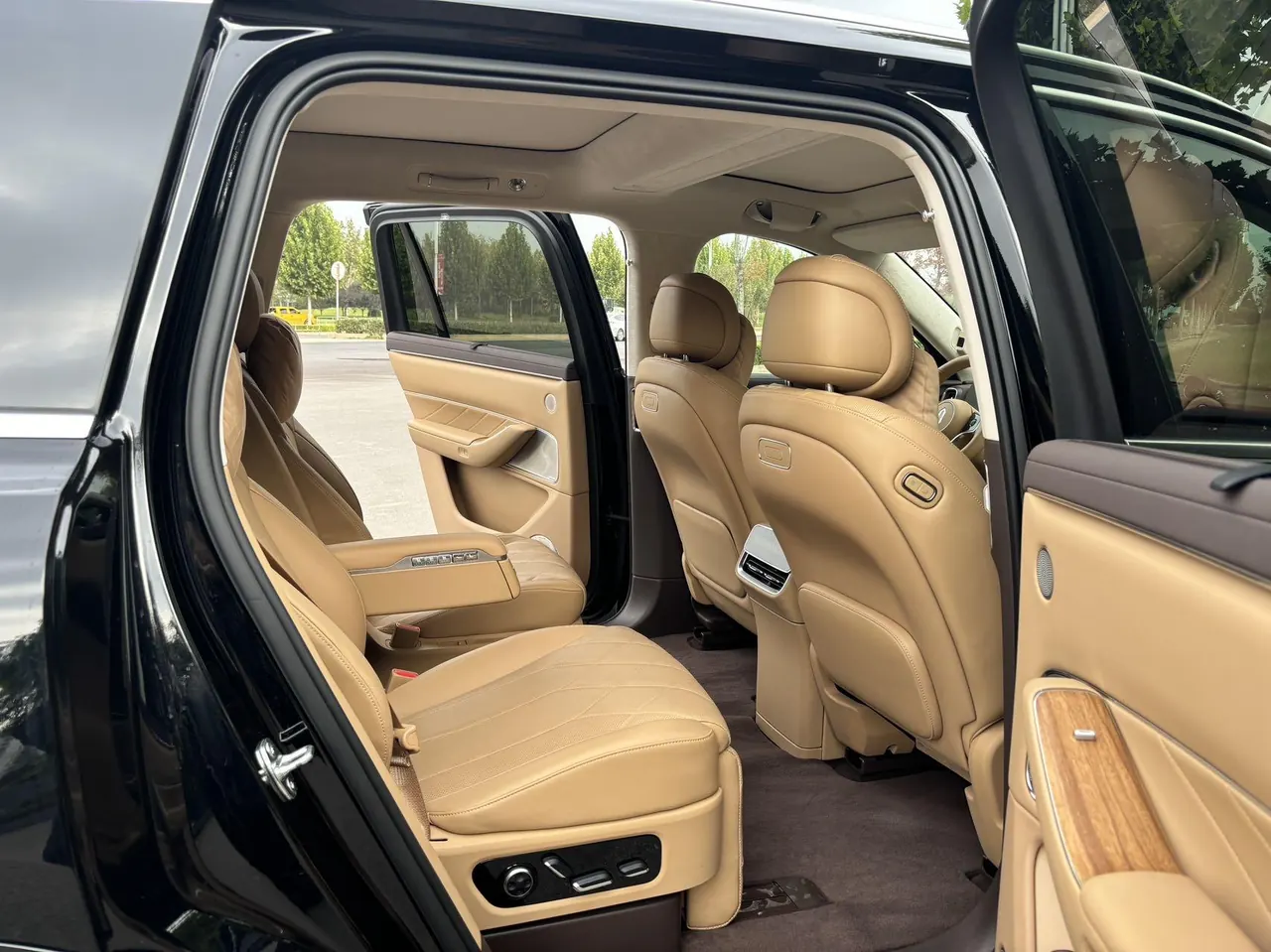 AITO 2025 AITO M8 Ultra 53.4kWh 6-seat automatic gear 6