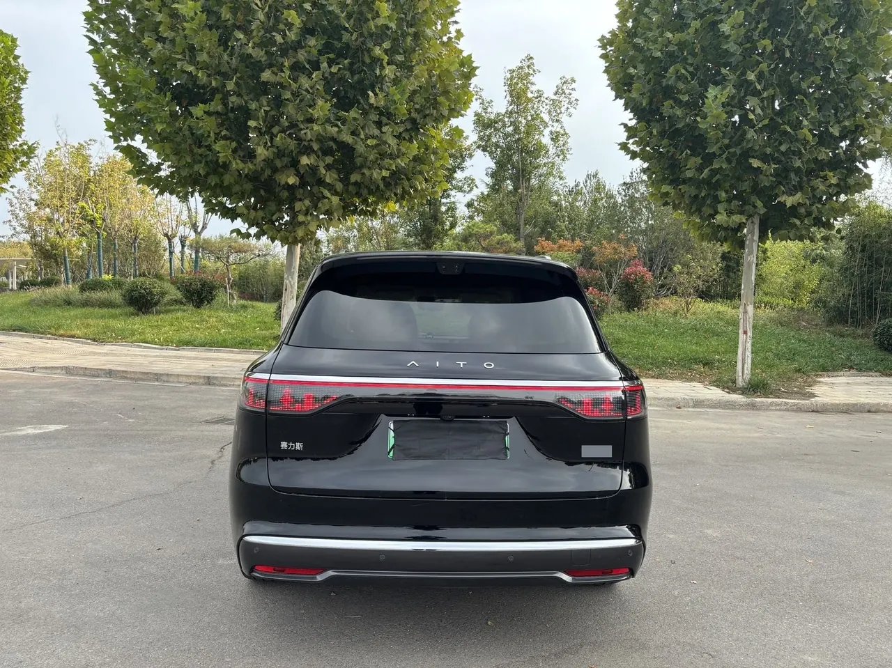 AITO 2025 AITO M8 Ultra 53.4kWh 6-seat automatic gear 8