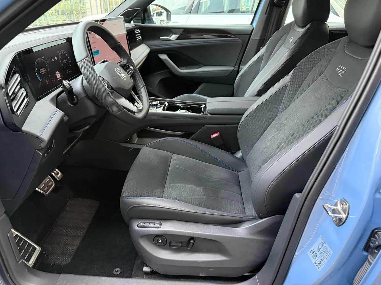 Volkswagen 2026 Tiguan L PRO 2.0TSI 380TSI Four-wheel Drive R-Line Smart Edition Automatic Gear 2