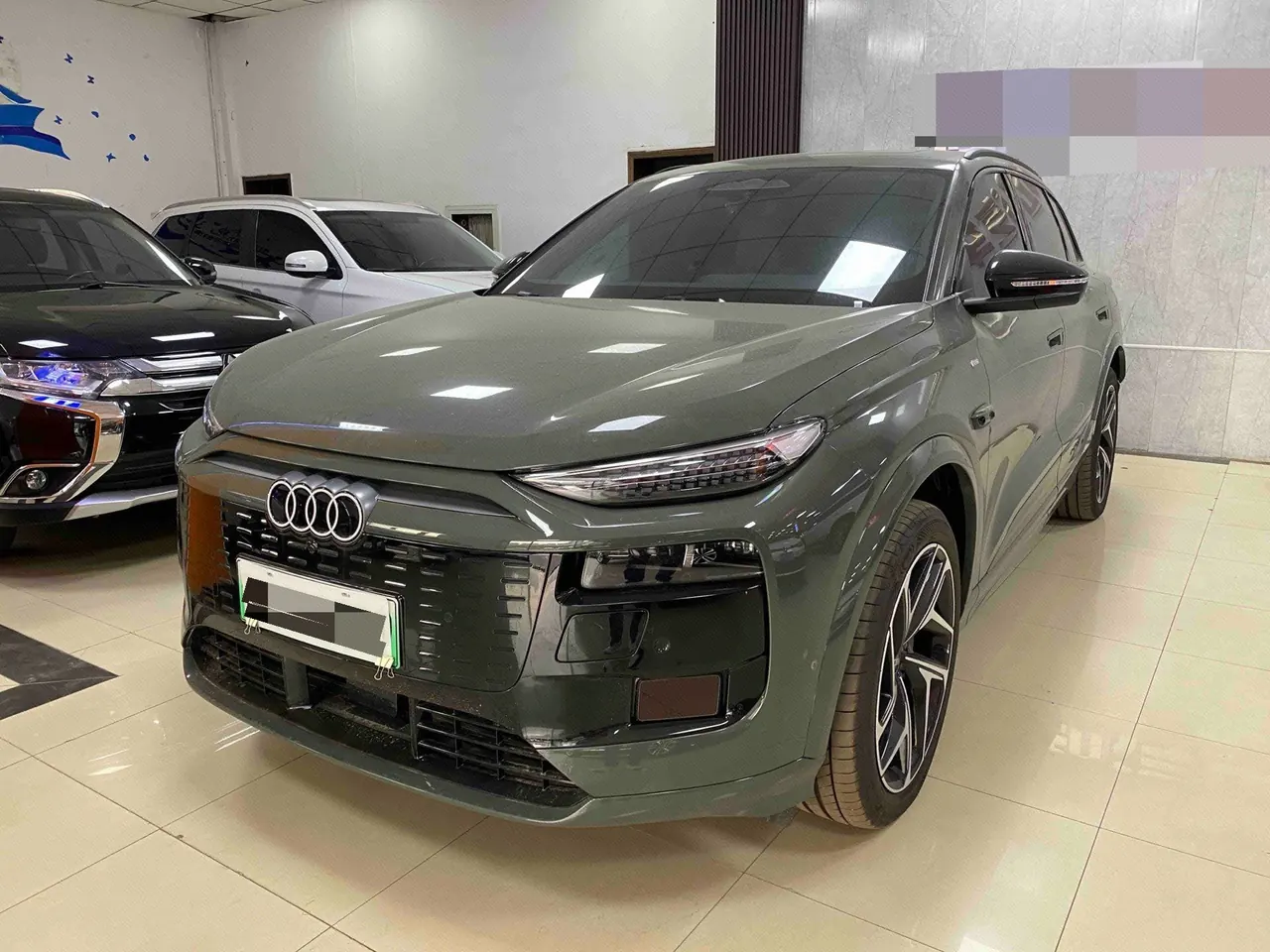 Audi 2025 Q6L e-tron Starter Pilot Edition Automatic Gear - View 1