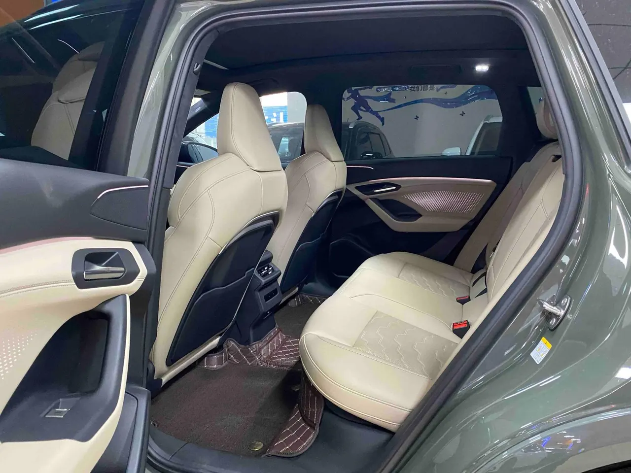 Audi 2025 Q6L e-tron Starter Pilot Edition Automatic Gear 4