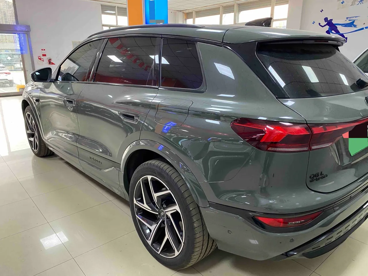Audi 2025 Q6L e-tron Starter Pilot Edition Automatic Gear 5