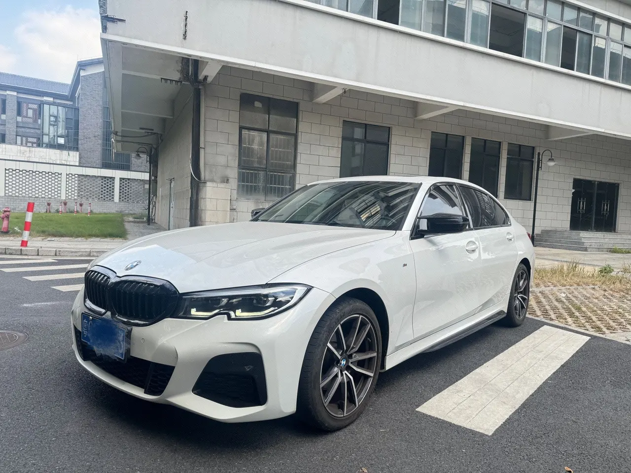 Open image lightbox: BMW 3 Series 2021 320Li 2.0T M Sports Suit (Modified) Automatic Gear