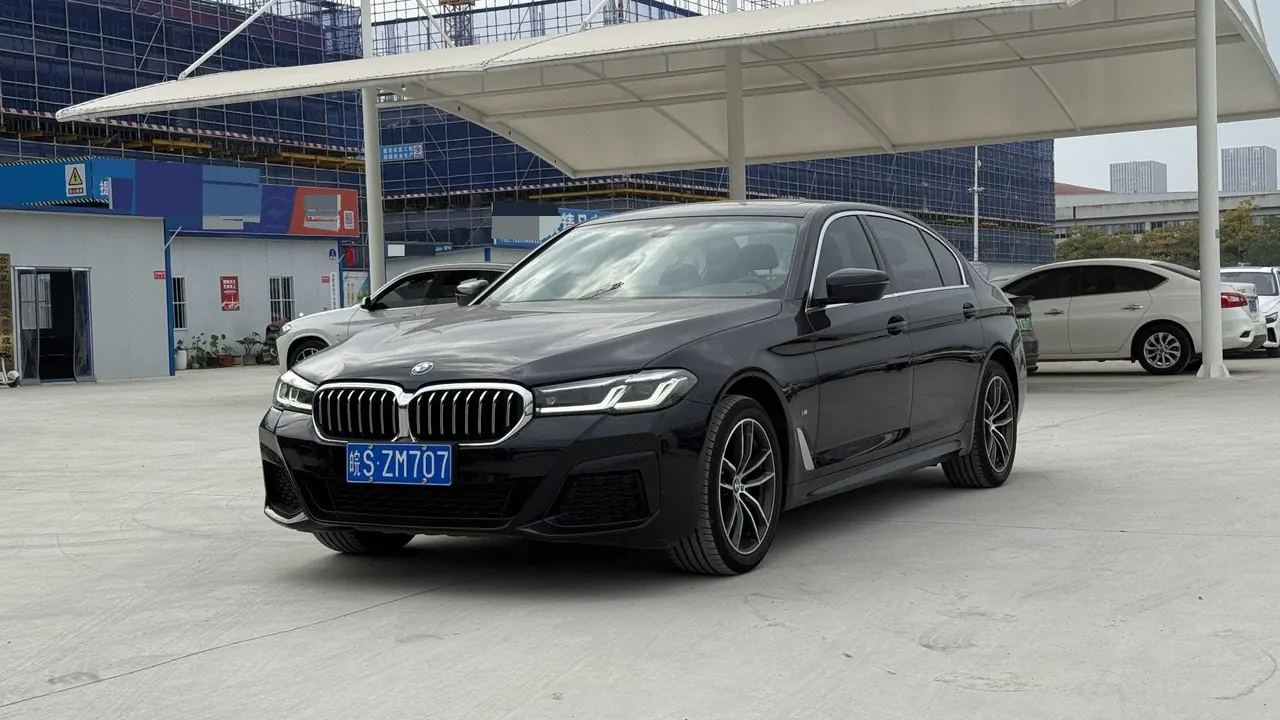 Open image lightbox: BMW 5 Series 2021 525Li 2.0T Luxury Suit Automatic Gear