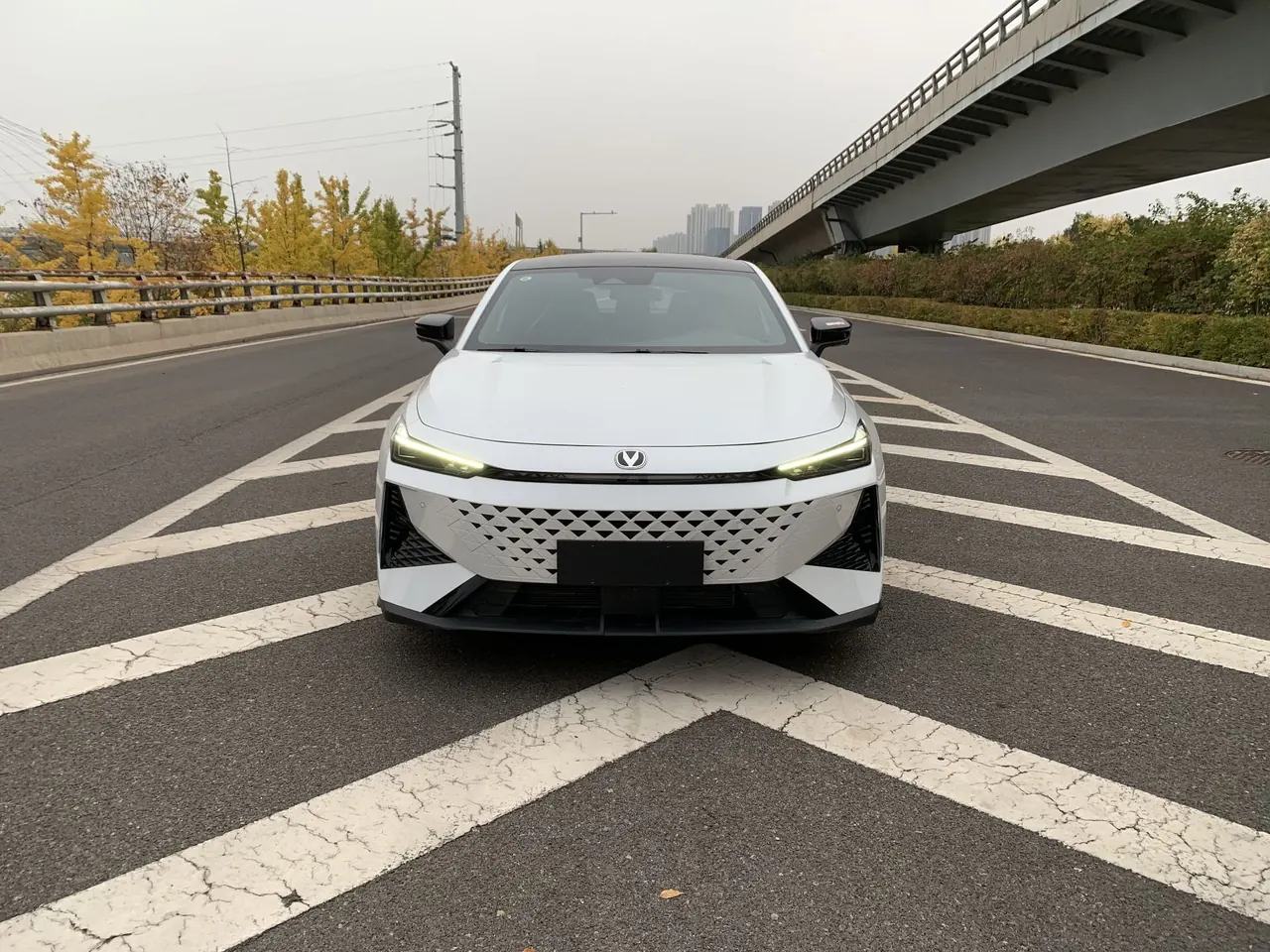 ChangAn 2025 UNI-V 1.5T 500Bar distinguished automatic gear 2