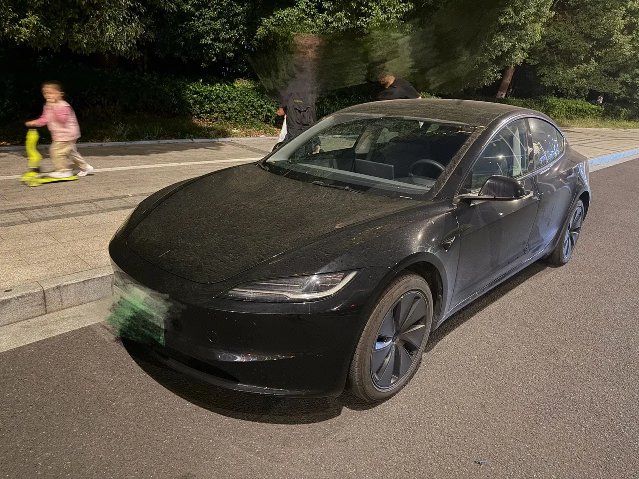 Открыть галерею: Tesla 2025 Model 3 rear-wheel drive version of automatic transmission