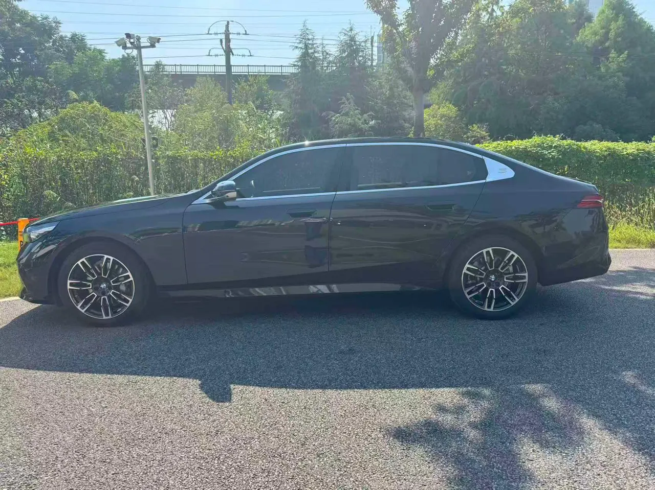 BMW 5 Series 2026 model 530Li 48V 2.0T Leading Edition M Sport Package Automatic 5