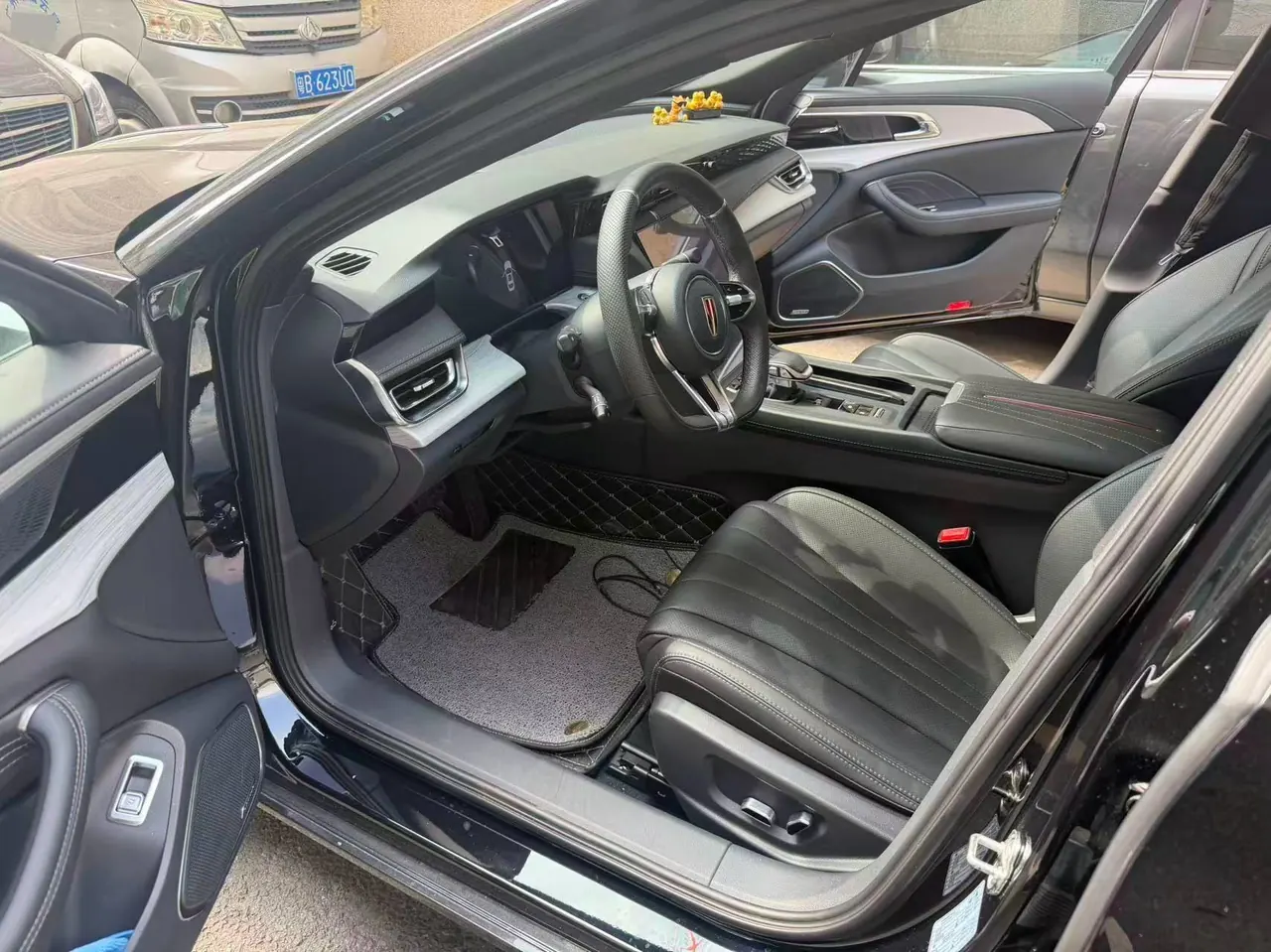 HongQi 2025 H5 2.0T Xuan Ying Edition Automatic Gear 3