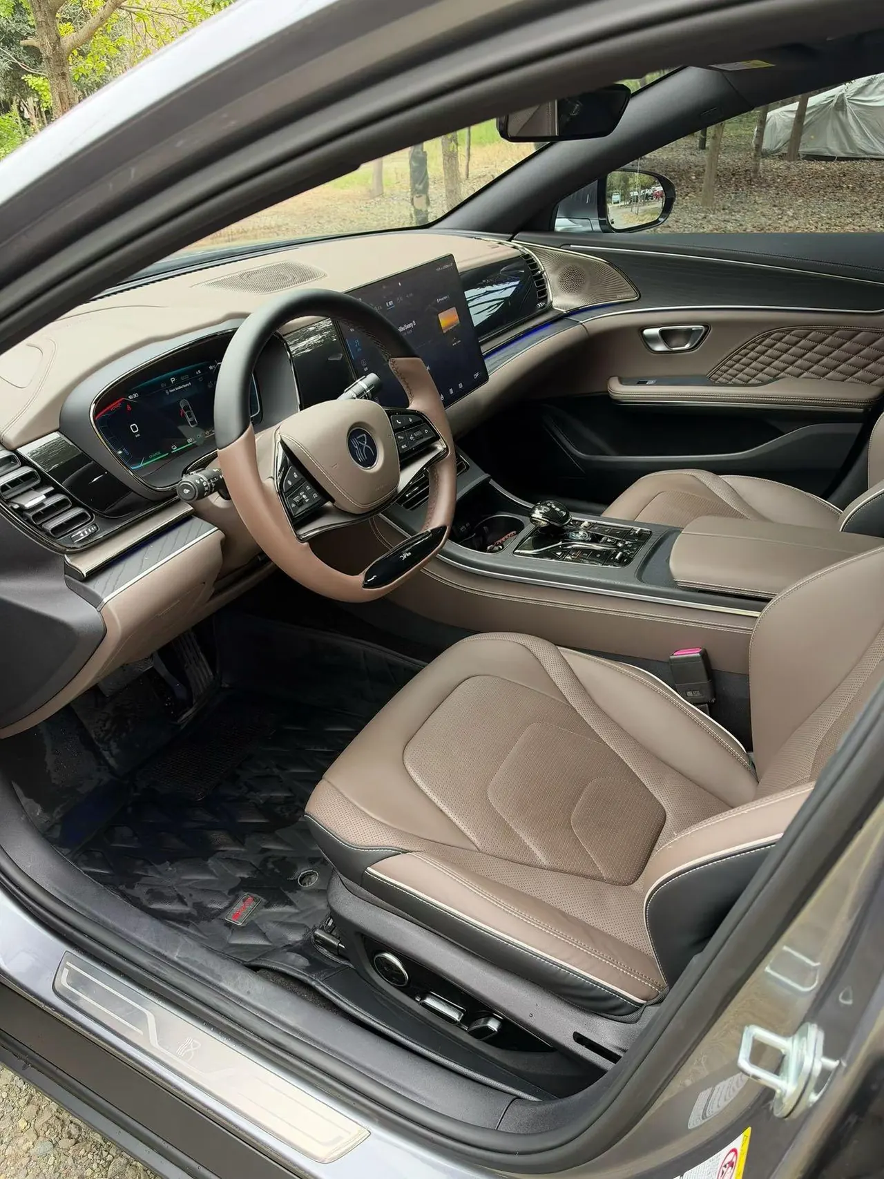 BYD 2022 Han DM-i 1.5T stepless 121KM exclusive automatic gear 4