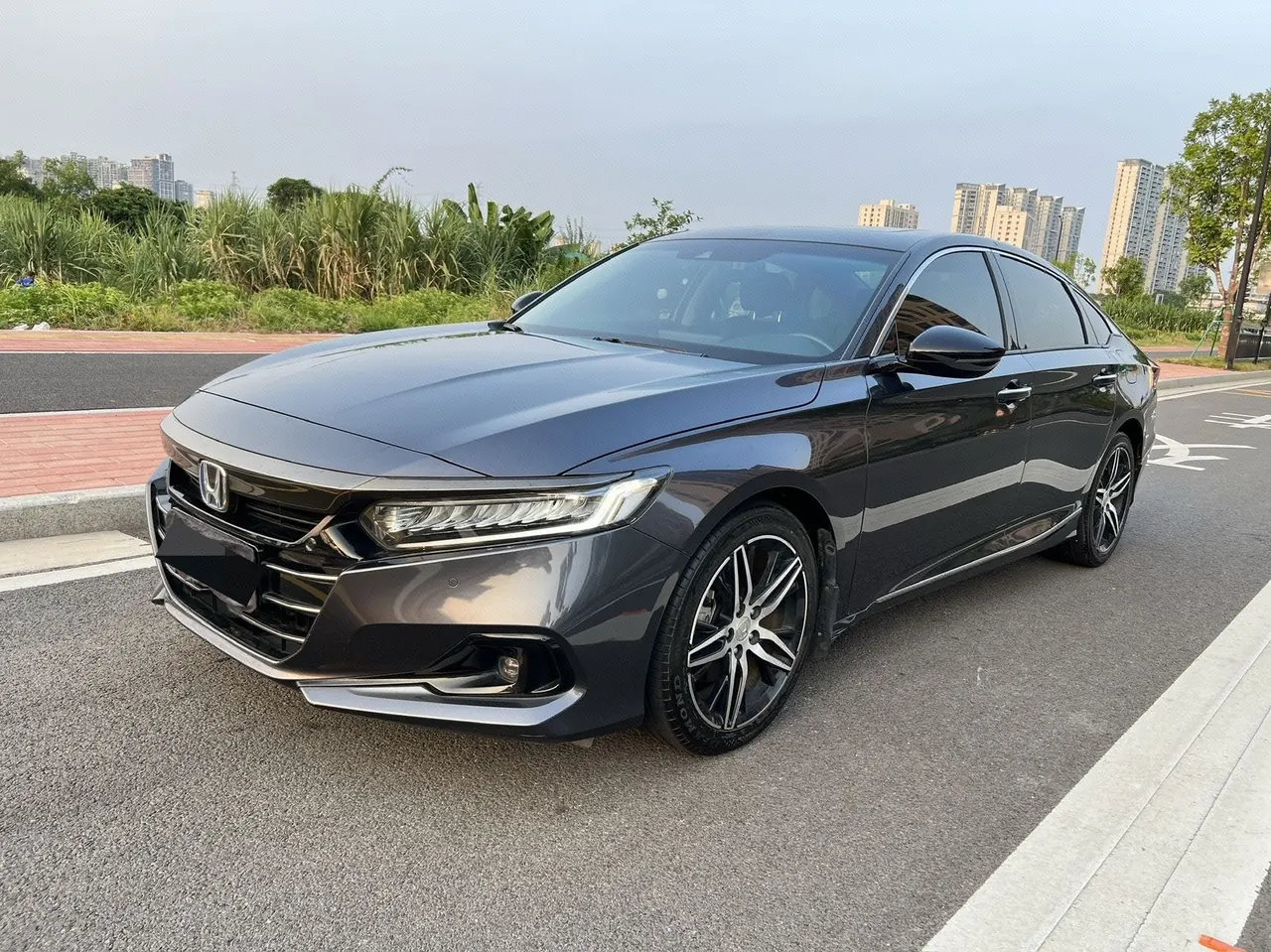Honda 2022 10th Generation Accord Hybrid 2.0 Stepless Magic Night Reed Edition Automatic Gear - View 1