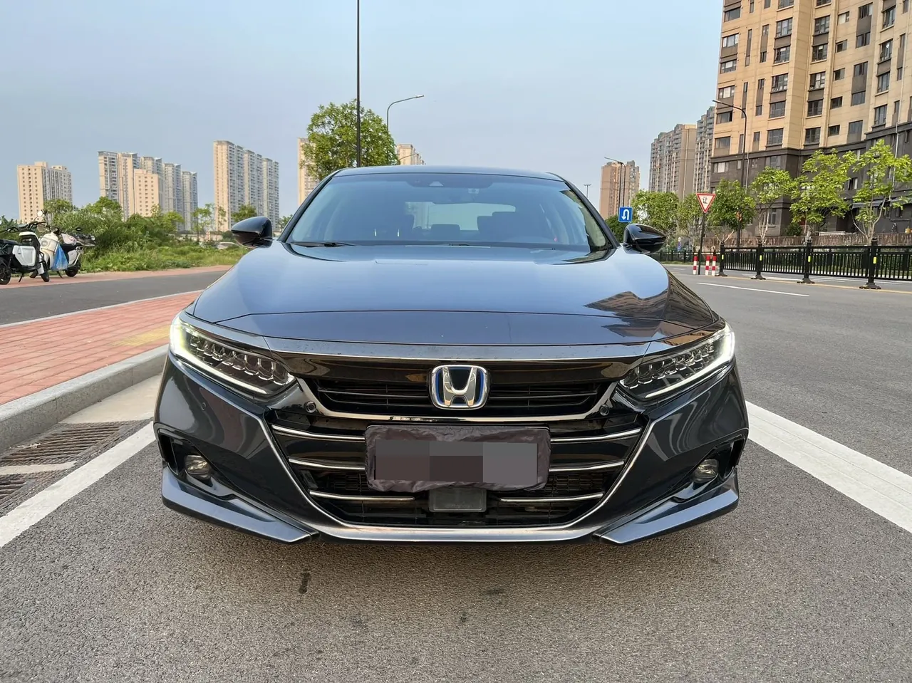 Honda 2022 10th Generation Accord Hybrid 2.0 Stepless Magic Night Reed Edition Automatic Gear 2