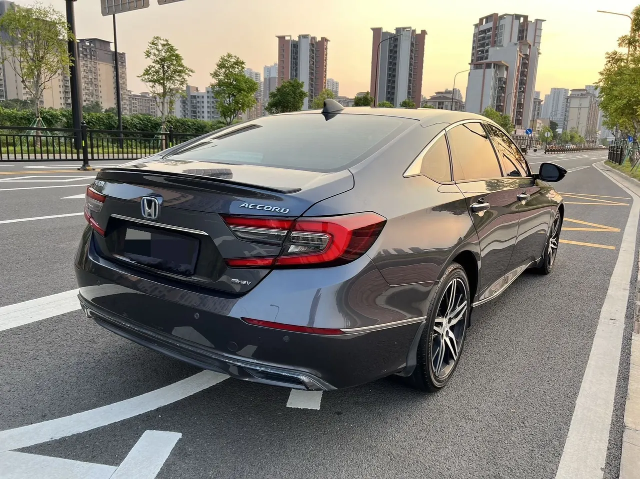Honda 2022 10th Generation Accord Hybrid 2.0 Stepless Magic Night Reed Edition Automatic Gear 9