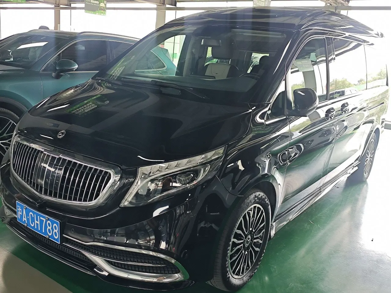 Mercedes Benz V 2021V 260 L 2.0T Premium Edition Automatic Gear - View 1