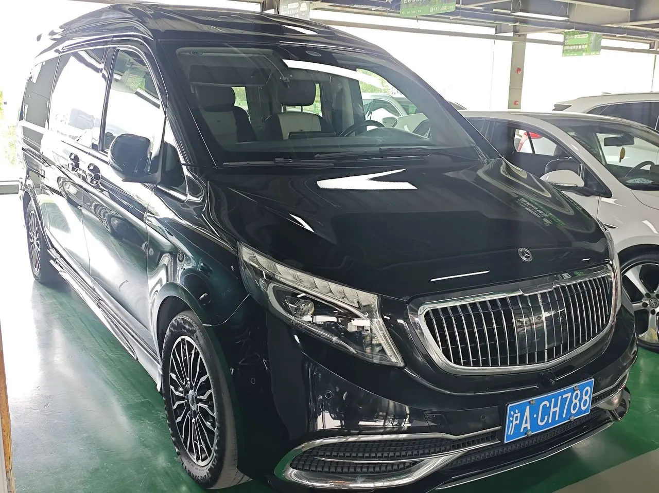 Mercedes Benz V 2021V 260 L 2.0T Premium Edition Automatic Gear 2