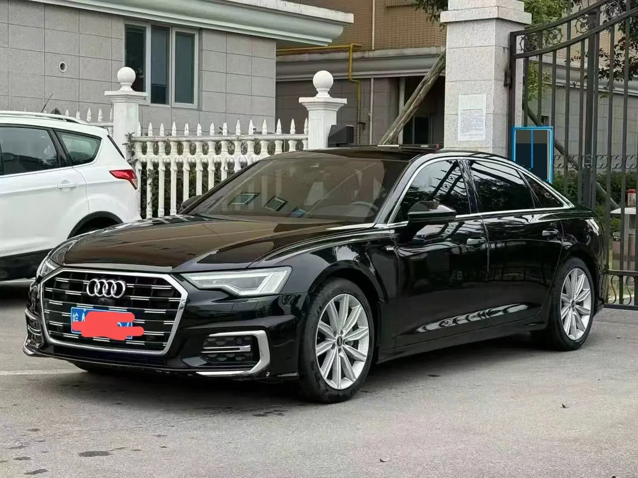 Audi 2023 A6L 2.0TFSI 45TFSI Quattro Selected Dynamic Automatic 3
