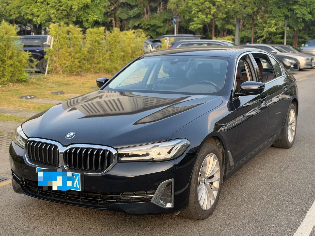 Открыть галерею: BMW 5 Series 2022 525Li 2.0T Luxury Suit (Modified) Automatic Gear