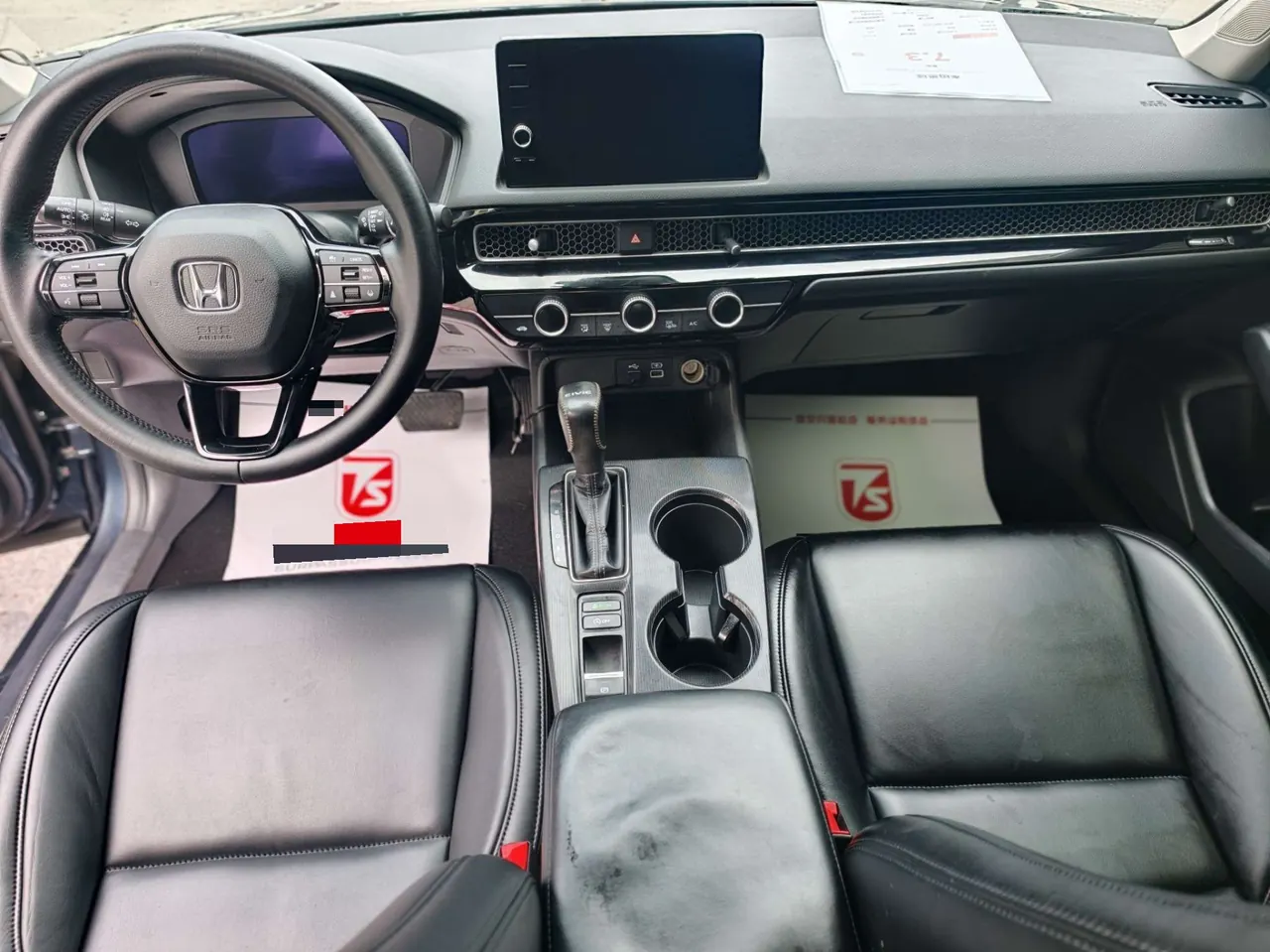 Honda 2022 Civic 1.5T Stepless 240TURBO Dynamic Automatic Gear 4