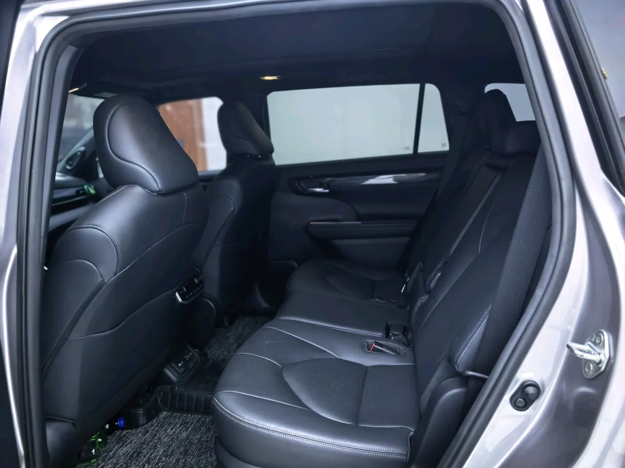 Toyota 2022 Crown Land Release 2.5 Stepless Four-wheel Drive Flagship Automatic Gear 6