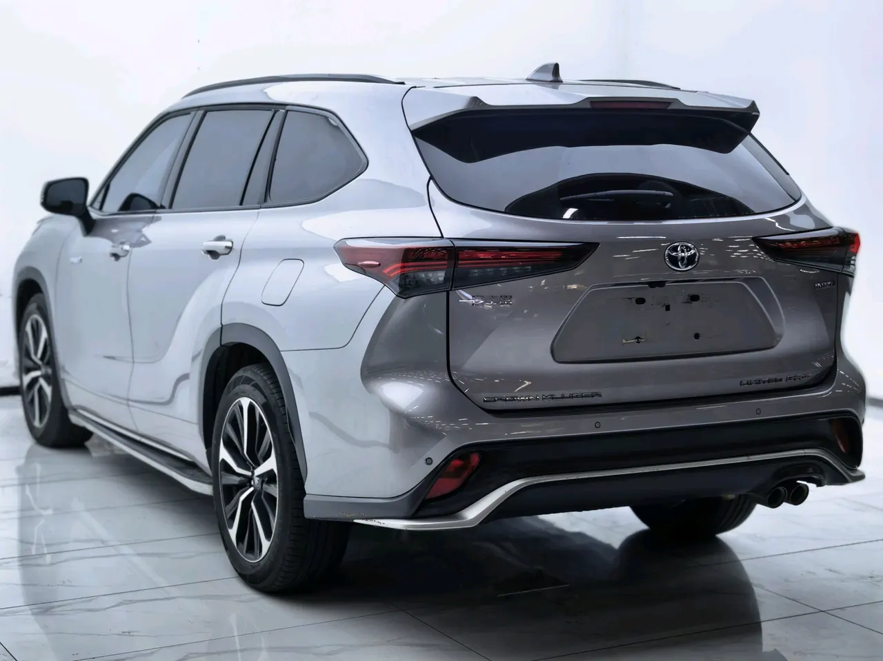 Toyota 2022 Crown Land Release 2.5 Stepless Four-wheel Drive Flagship Automatic Gear 7