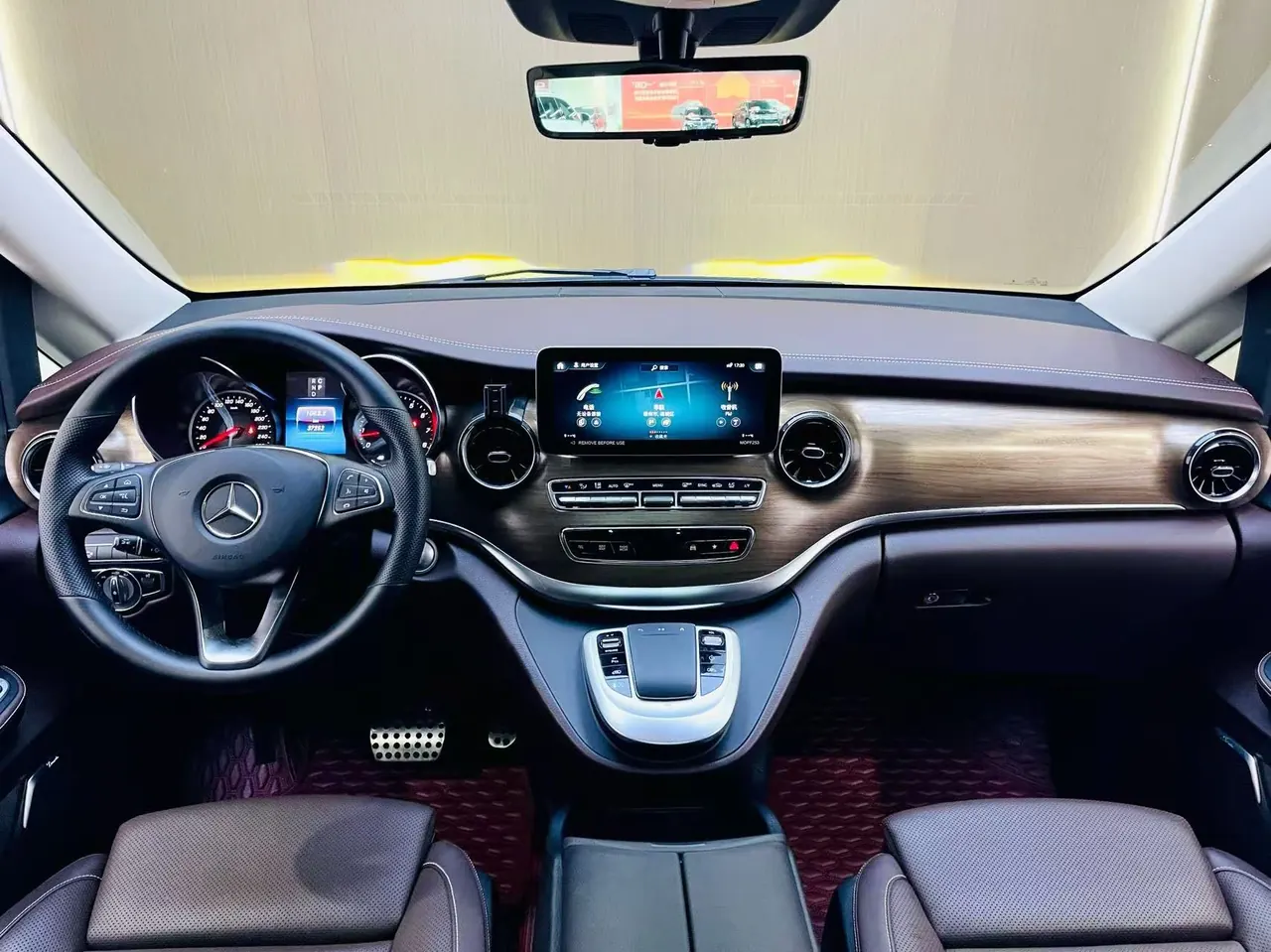 Mercedes Benz V 2022V 260 L 2.0T Deluxe Edition Automatic Gear 7