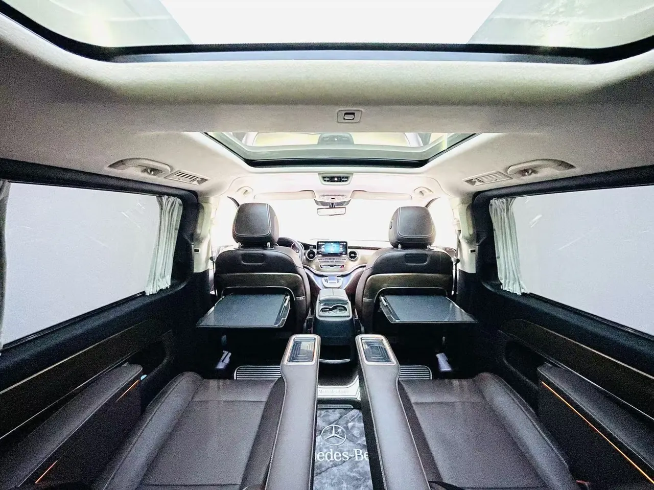 Mercedes Benz V 2022V 260 L 2.0T Deluxe Edition Automatic Gear 8