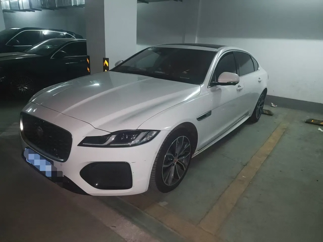 Jaguar 2022 XFL 2.0T P 12500.00g Drive Elite Sports Edition Automatic Gear - View 1