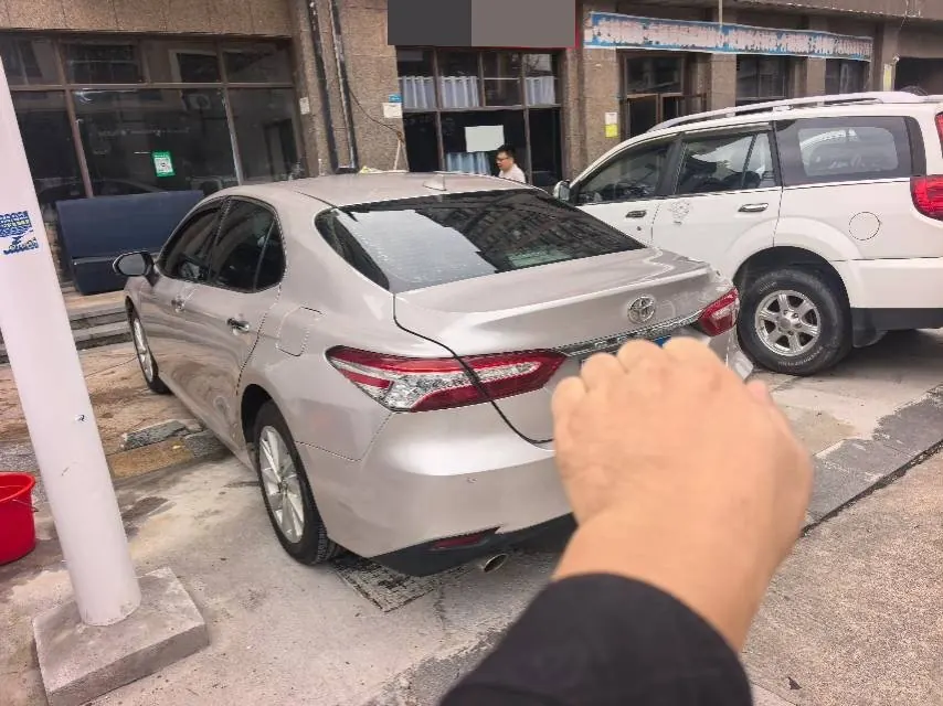 Toyota 2022 Camry 2.0S Stepless Knight Edition Automatic Gear 3