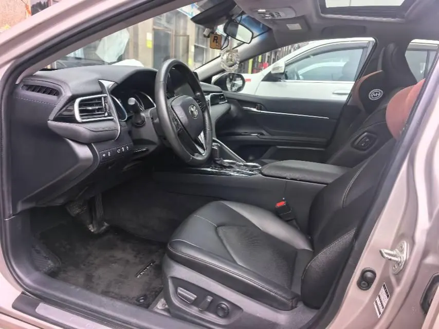 Toyota 2022 Camry 2.0S Stepless Knight Edition Automatic Gear 5