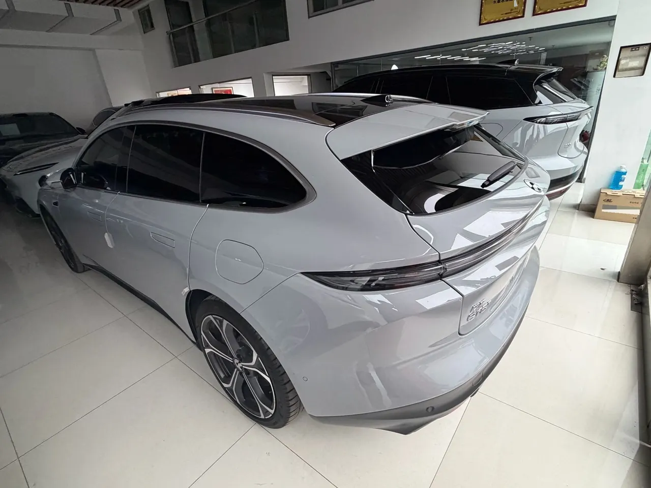 NIO 2023 ET5 75kWh Touring automatic gear 3
