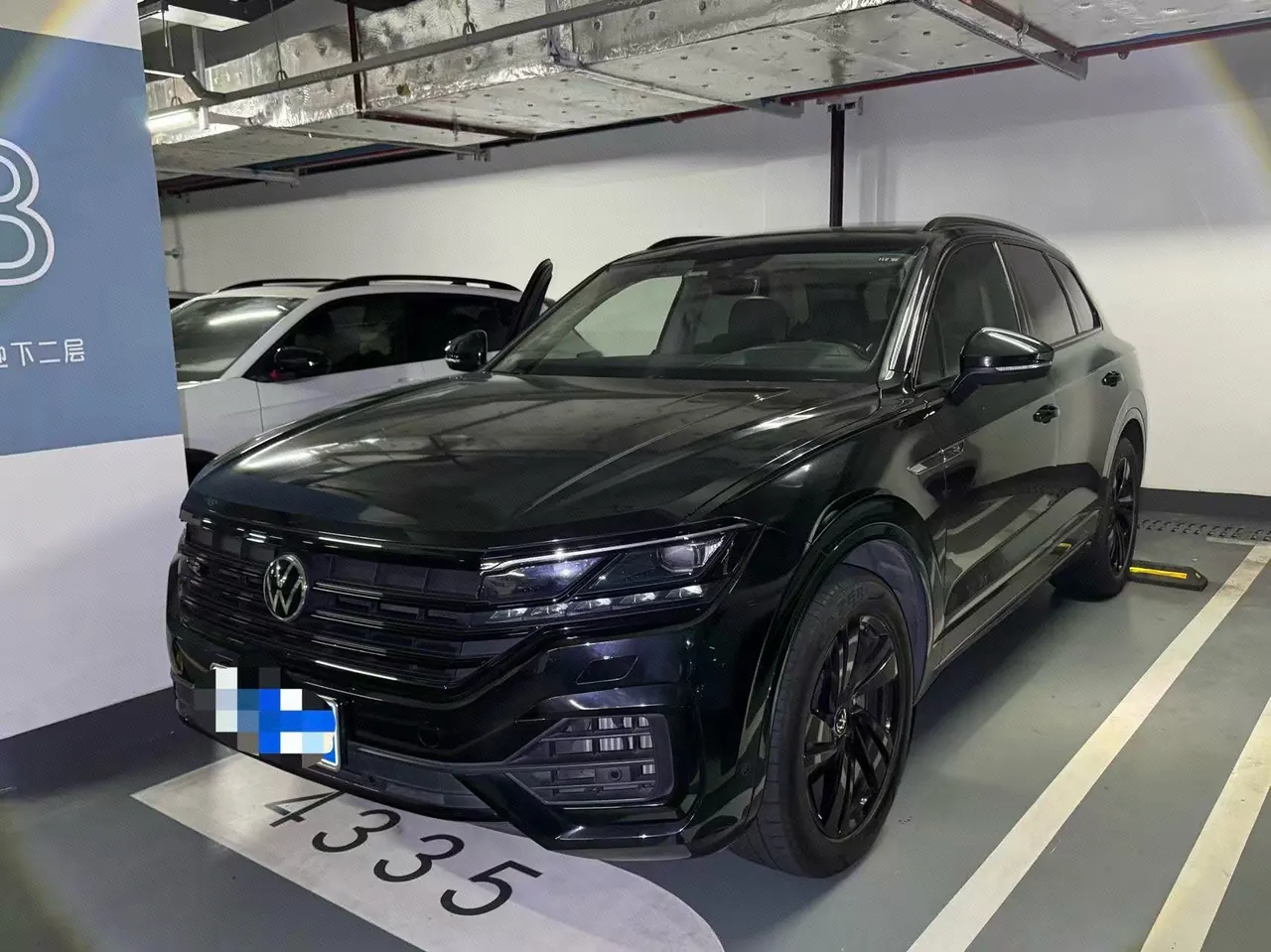 Volkswagen Touareg (Imported) 2022 Touareg 3.0TSI Sharp Edition Obsidian Black Sports Suit Automatic Gear - View 1