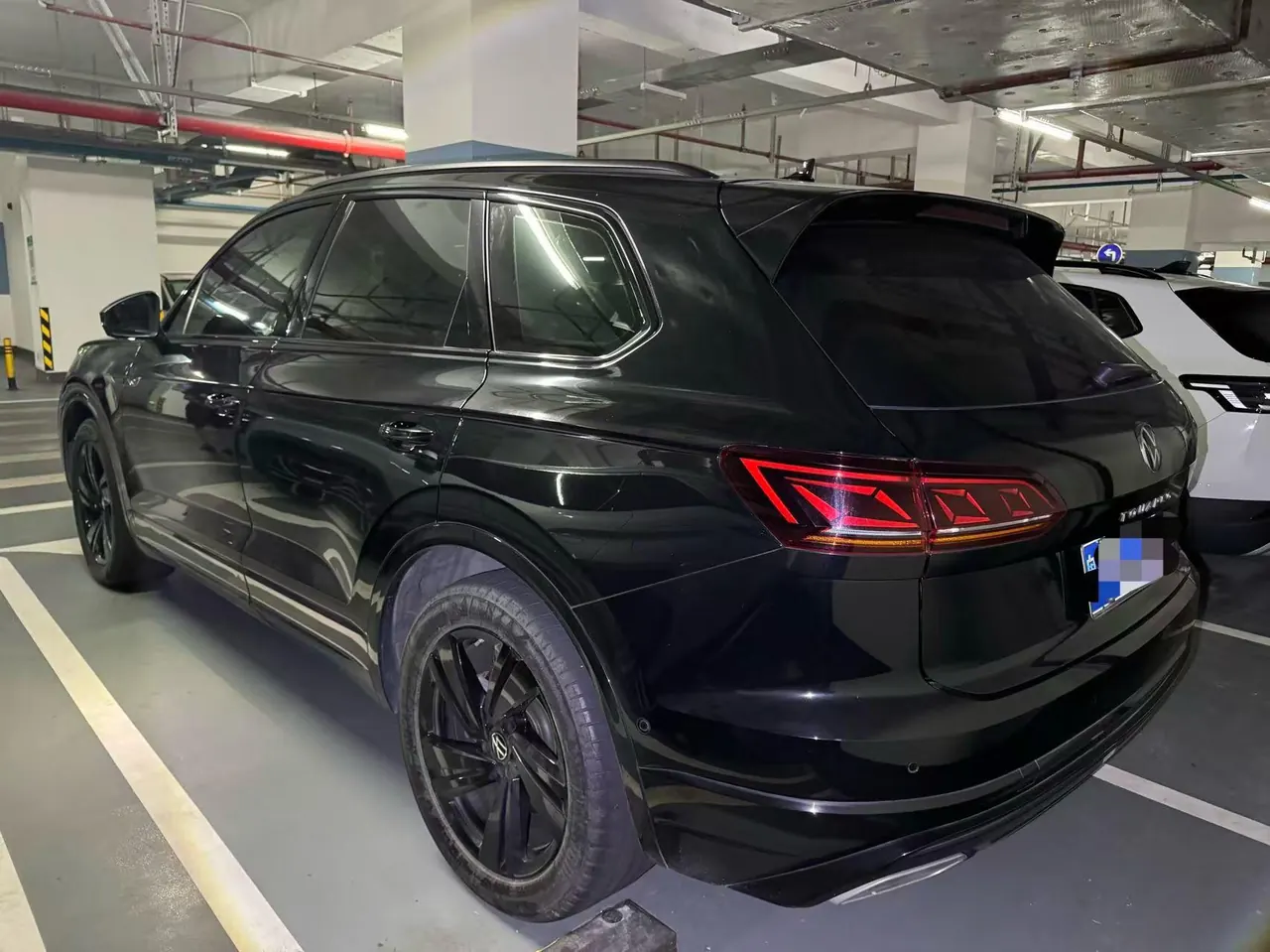 Volkswagen Touareg (Imported) 2022 Touareg 3.0TSI Sharp Edition Obsidian Black Sports Suit Automatic Gear 4