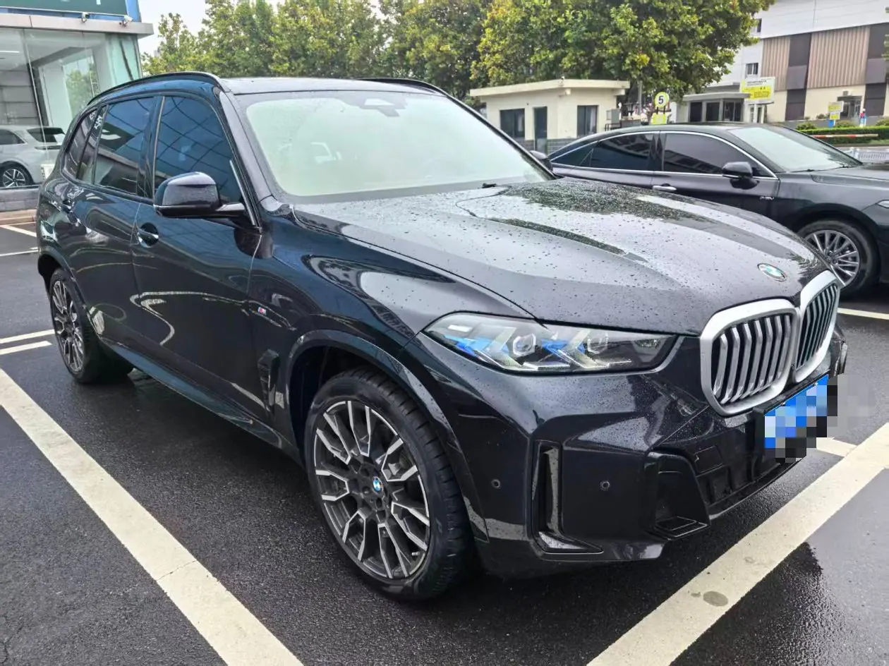 BMW 2023 X5 xDrive40Li 48V 3.0T M sports obsidian night suit automatic gear 2