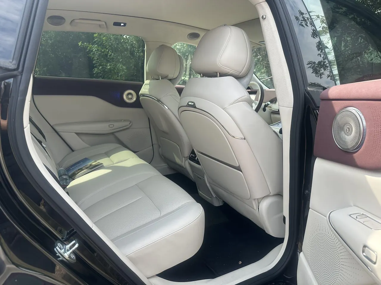 Voyah 2025 bosom friend four-wheel drive dry Kun version automatic gear 5