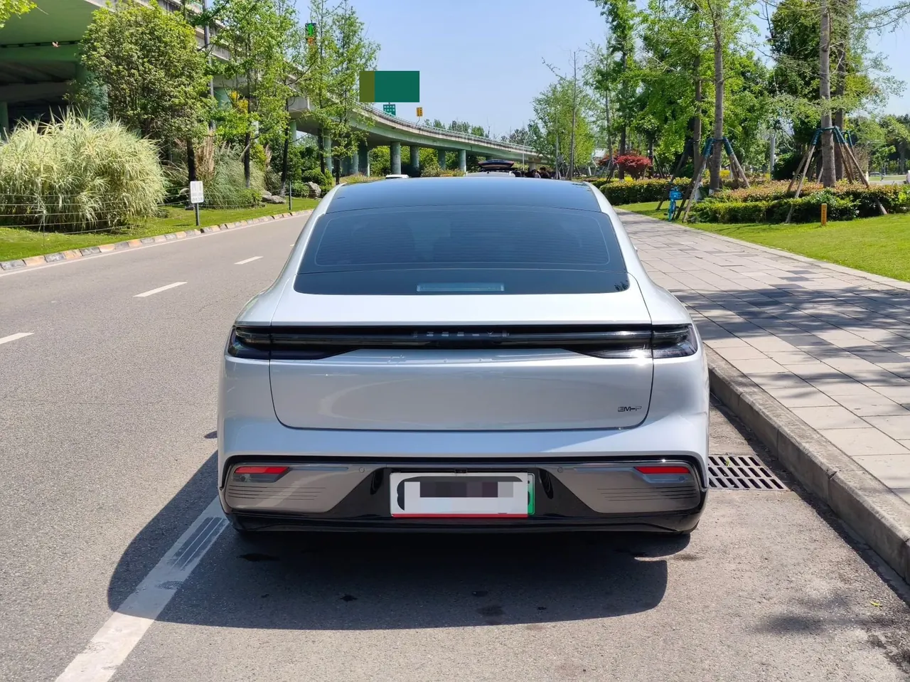Geely Galaxy 2025 Xingyao 8 EM-i 1.5 130km Premium Edition Automatic Gear 3