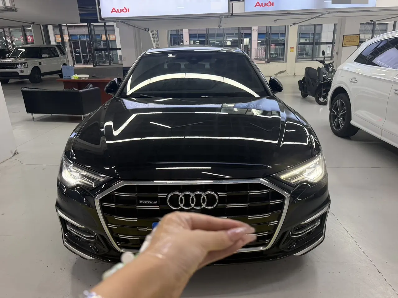 Audi 2023 A6L 2.0TFSI 45TFSI Quattro Selected Dynamic Automatic 2